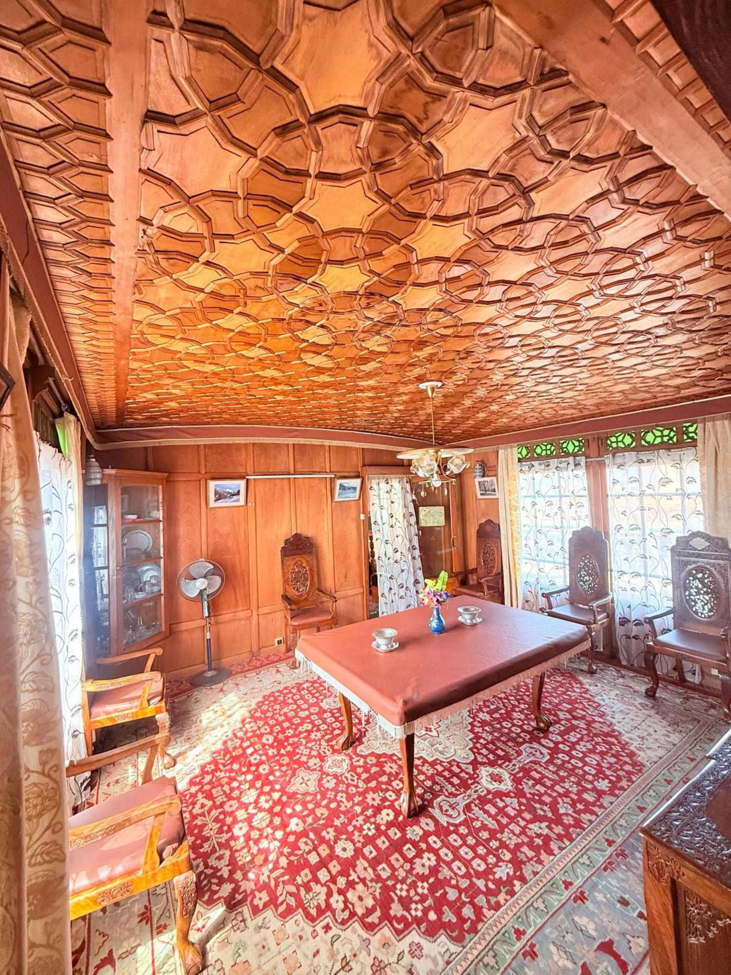 Hotel Lalarukh Group Of Houseboats 4*