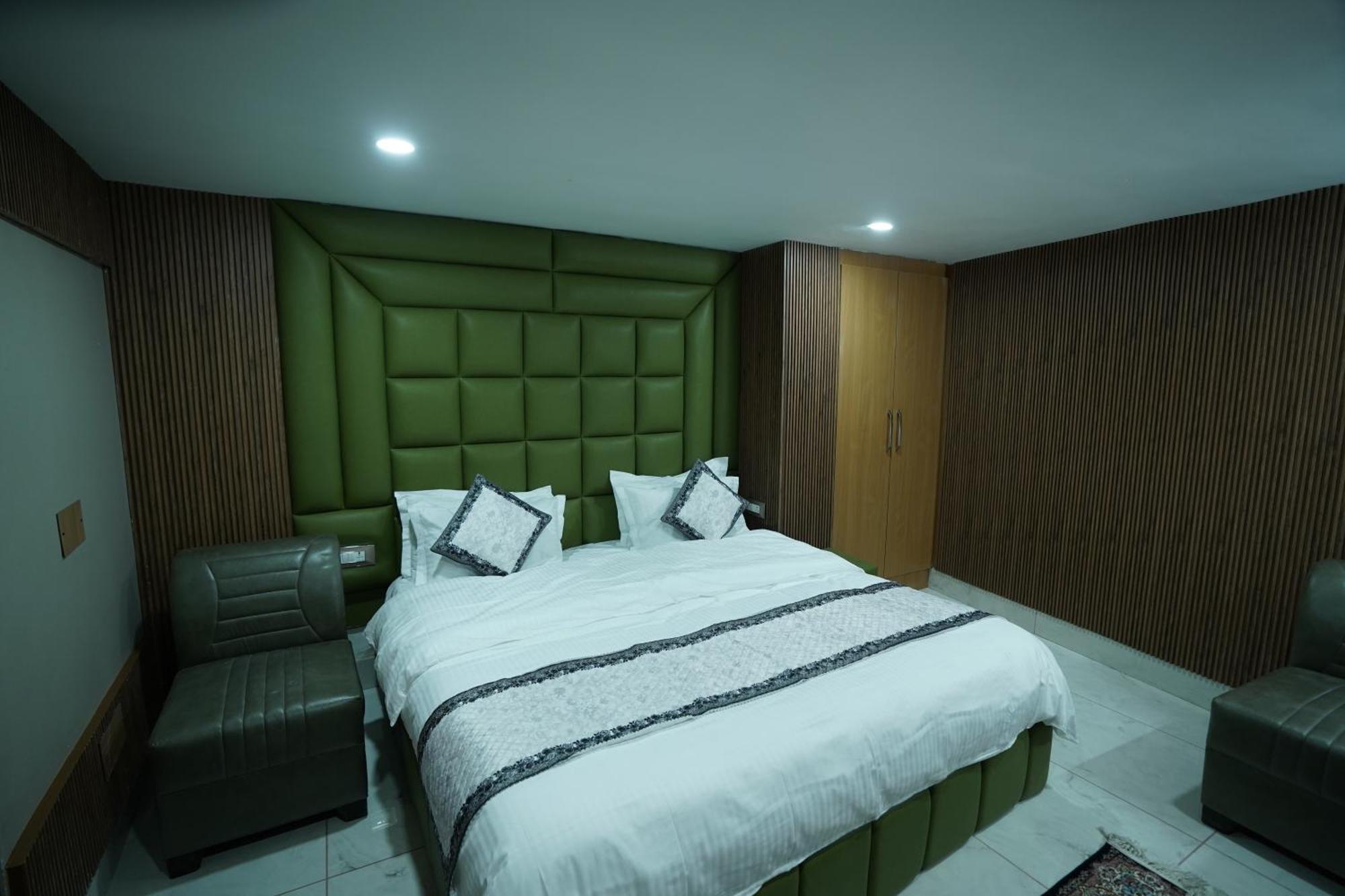 Asian Comfort 3*