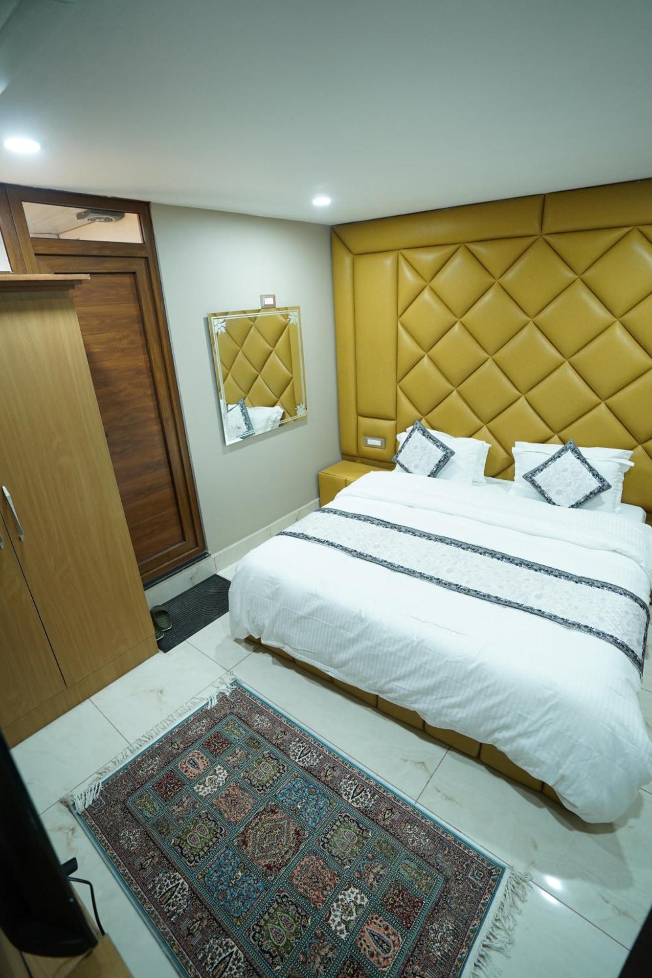 Asian Comfort 3*