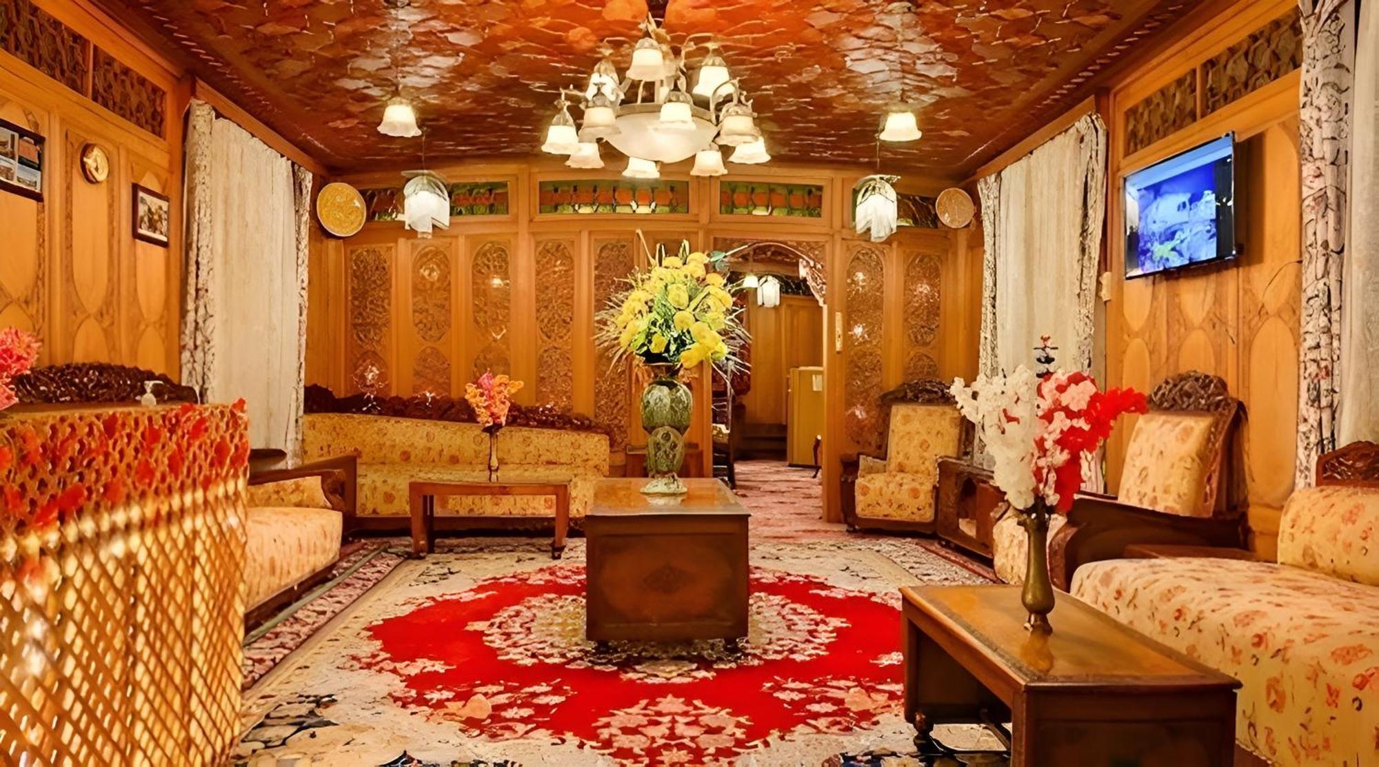 The Altaf Group Of Houseboats 4*