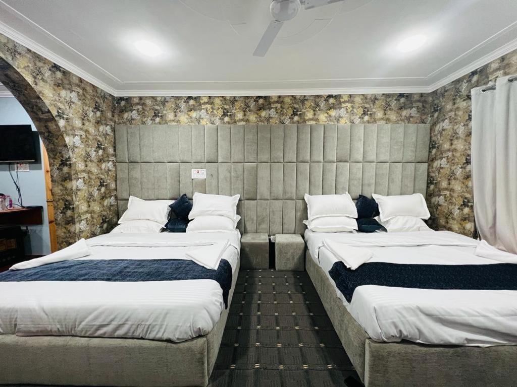 Meet In Airport Guest house Srinagar (Jammu and Kashmir)