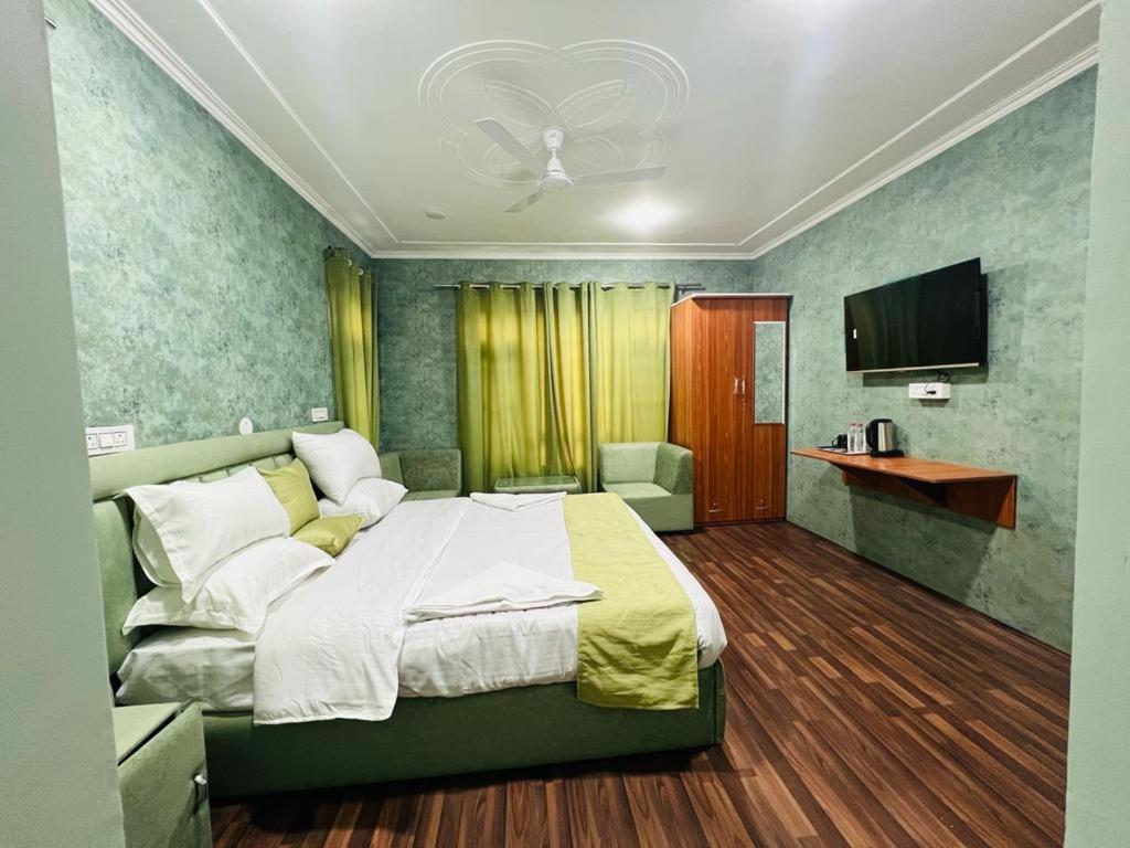 Guest house Meet In Airport *