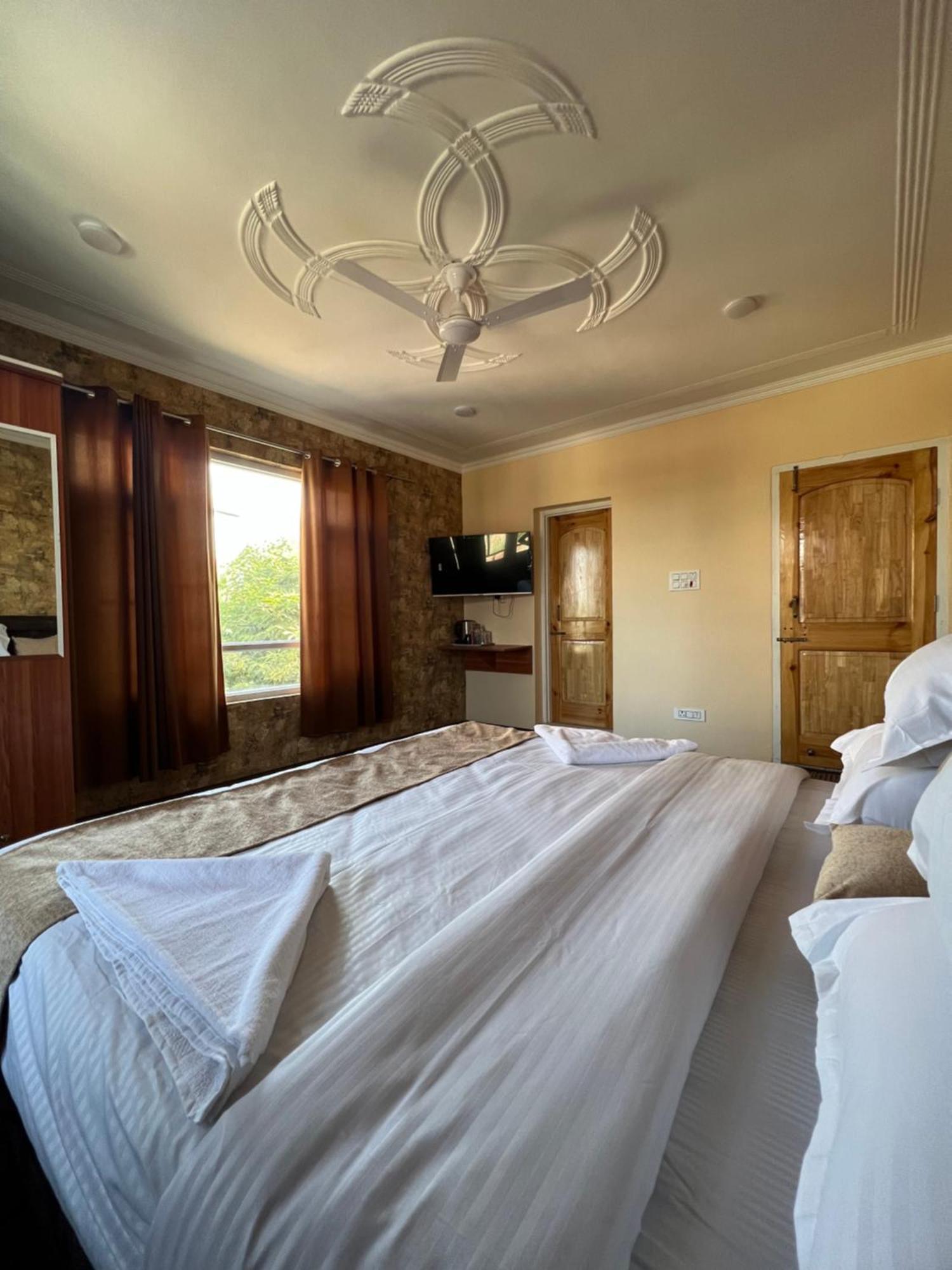 Meet In Airport Guest house *