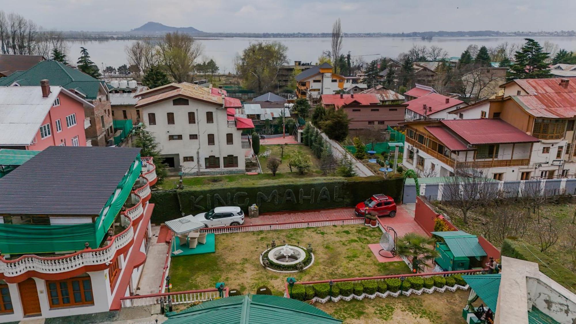 Villa Saffronstays King Mahal