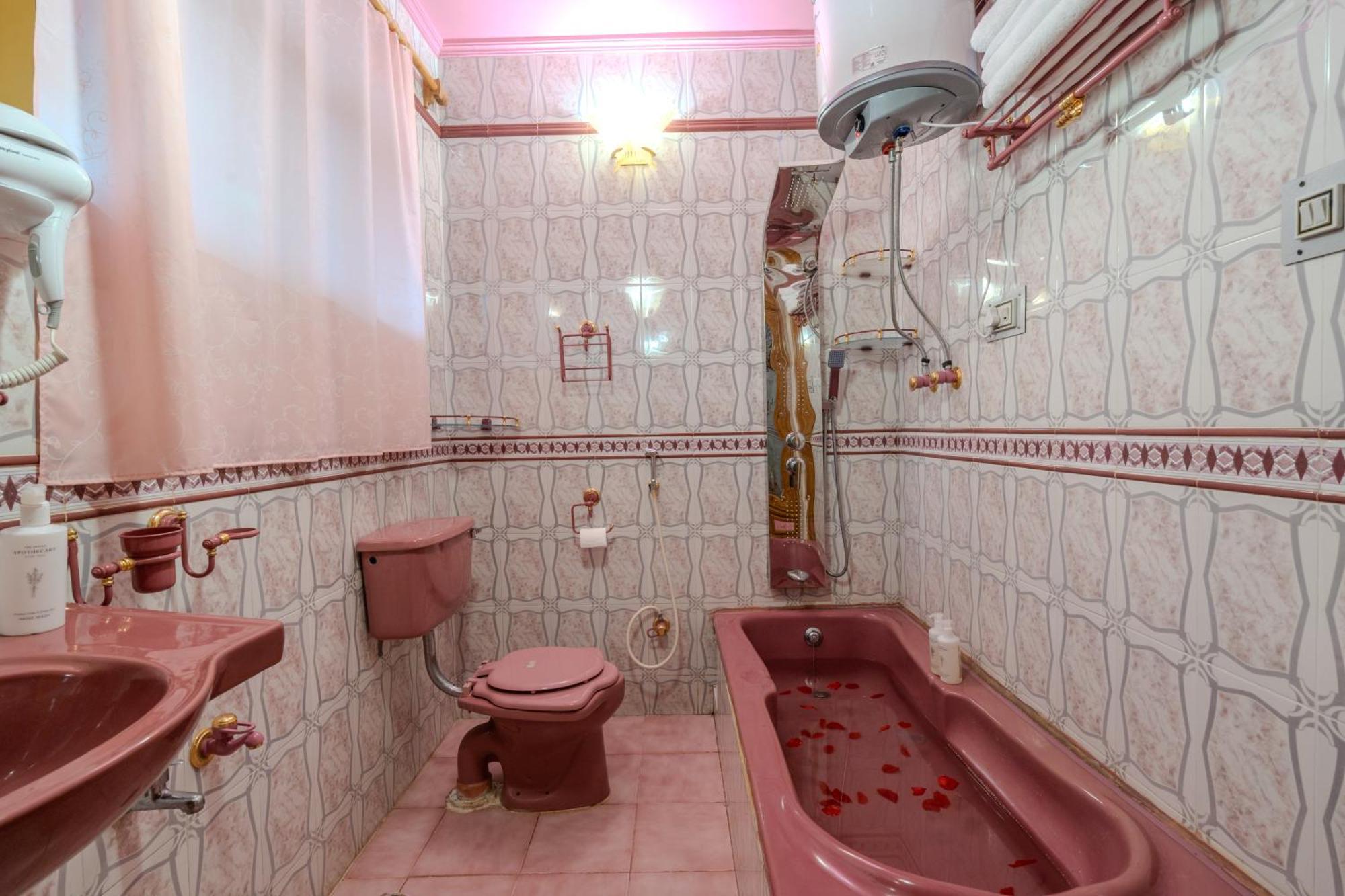 Saffronstays King Mahal Villa Srinagar (Jammu and Kashmir)