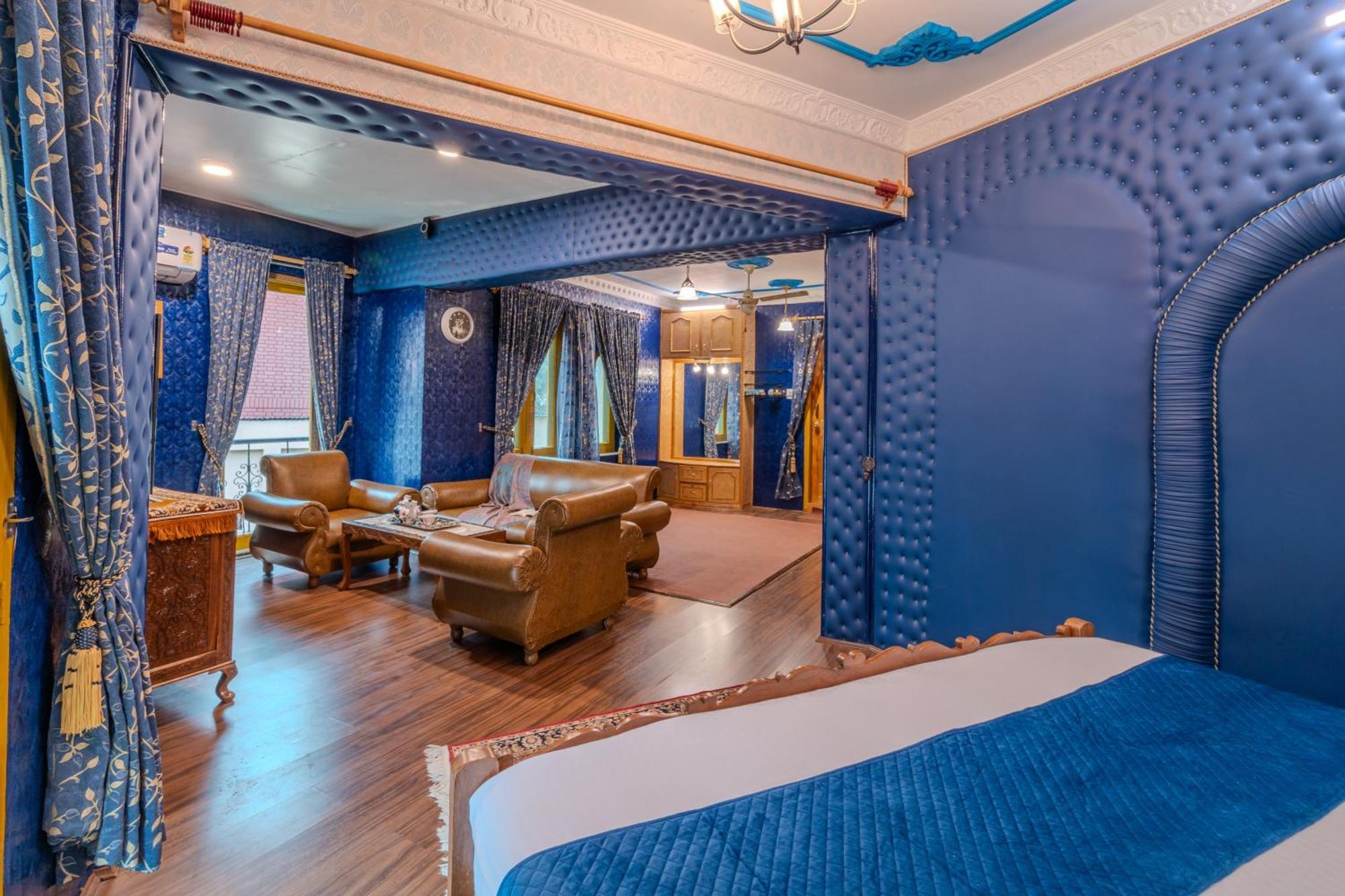 Villa Saffronstays King Mahal Srinagar (Jammu and Kashmir)