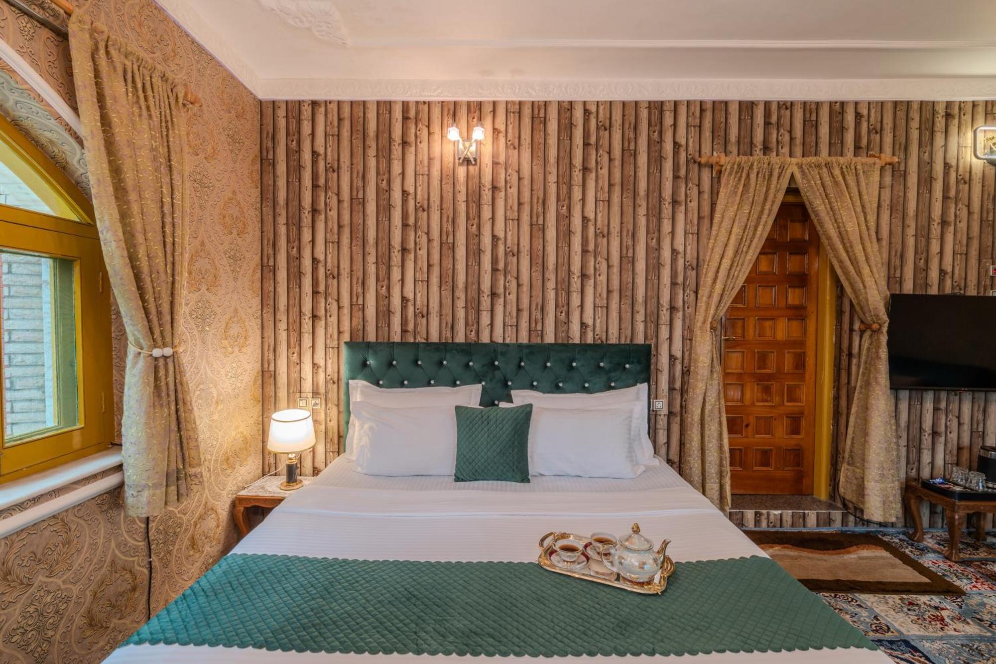 Villa Saffronstays King Mahal *