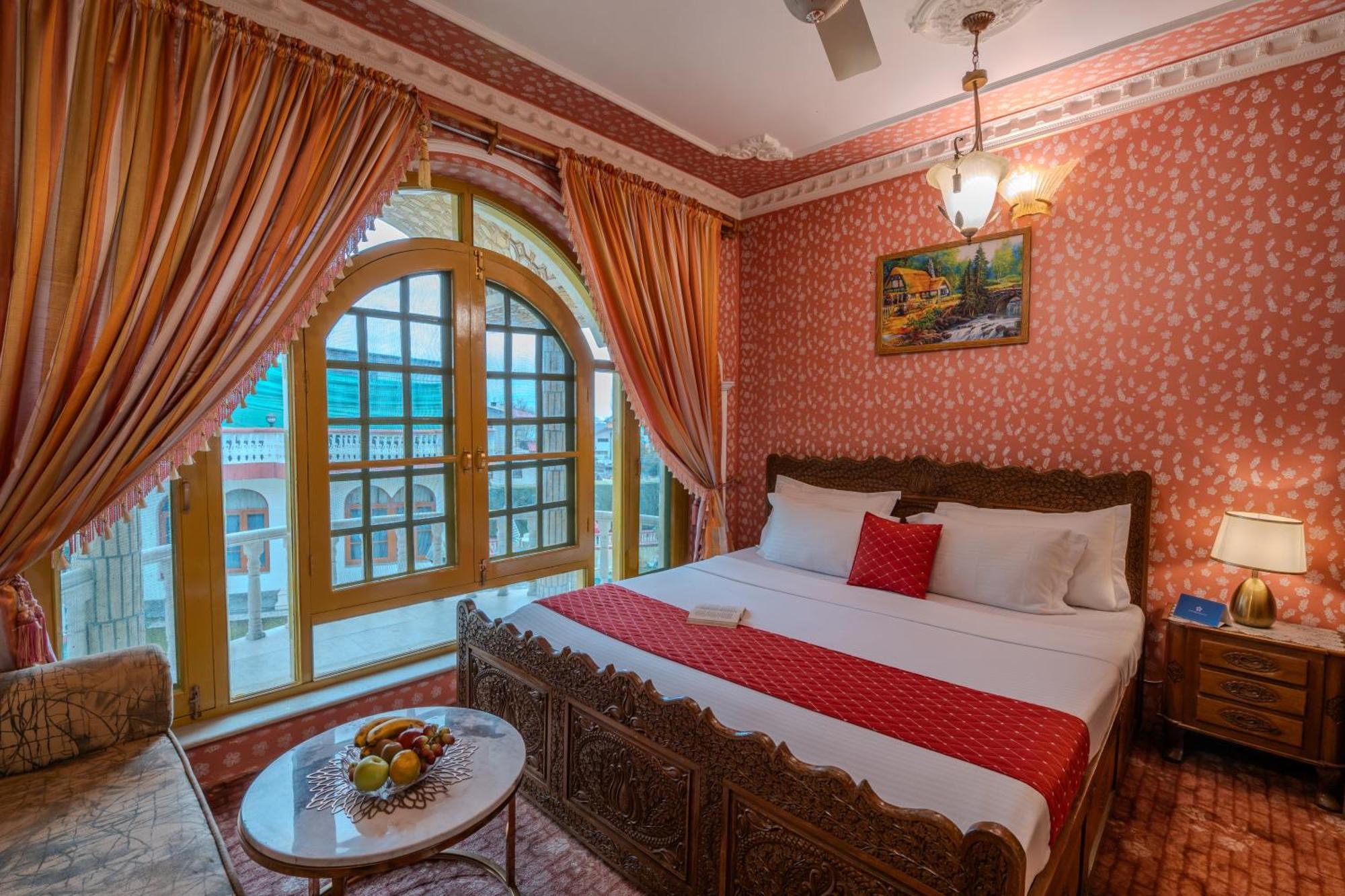 Villa Saffronstays King Mahal *