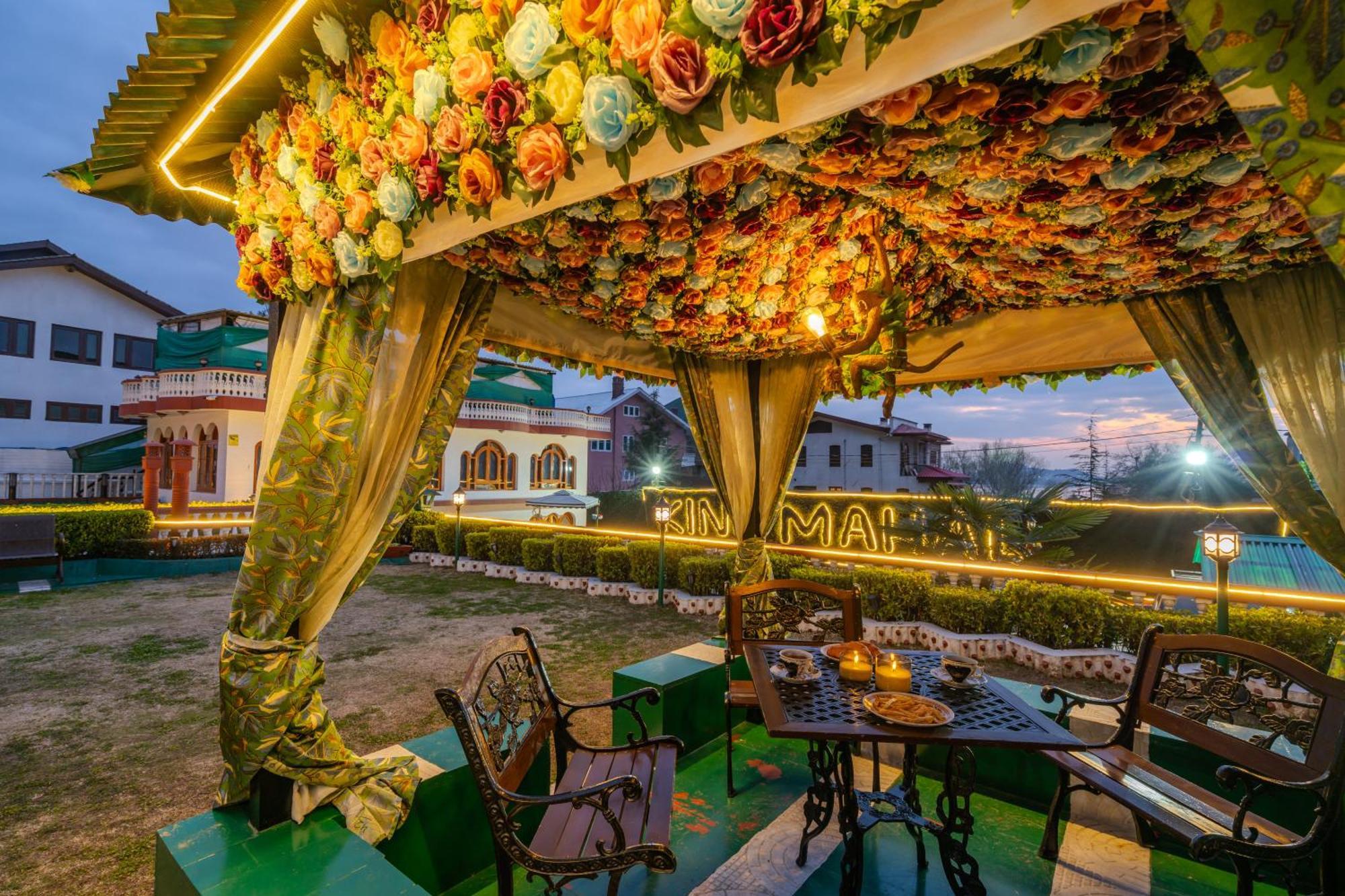 Saffronstays King Mahal Villa