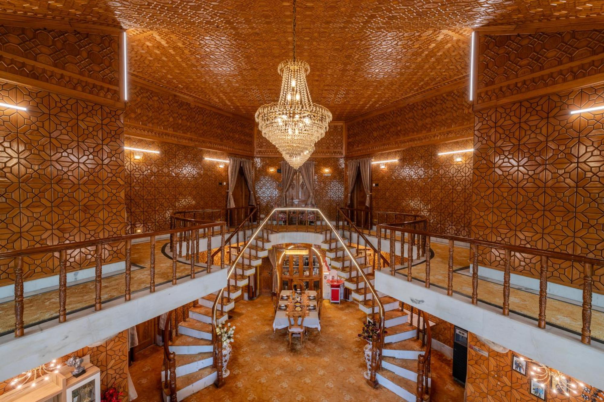 Saffronstays King Mahal Villa