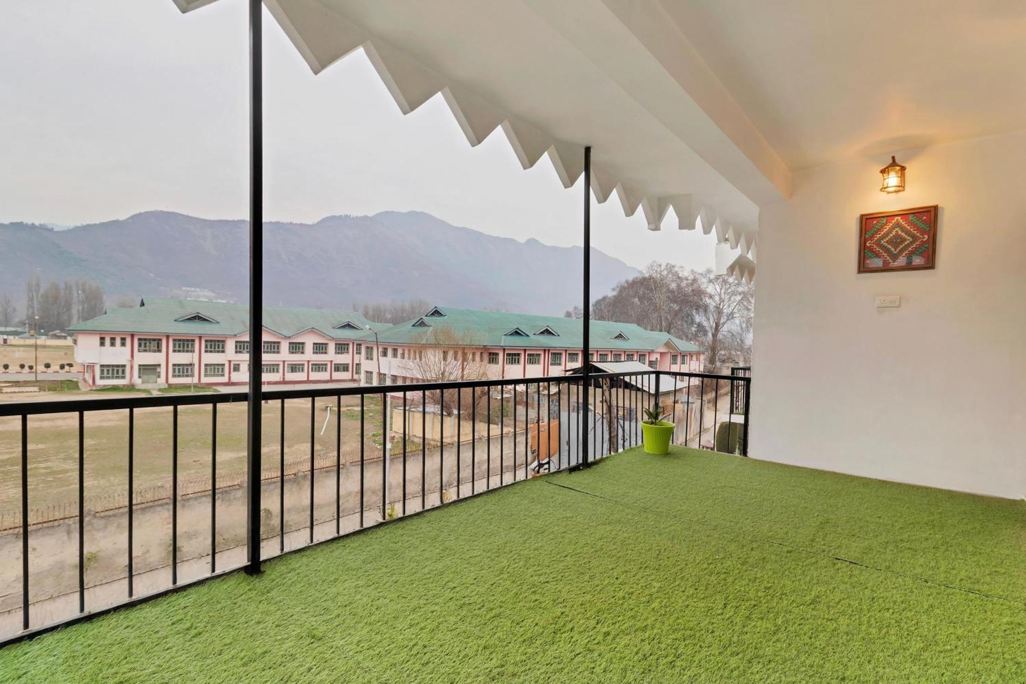 Treebo Vitasta Villa,