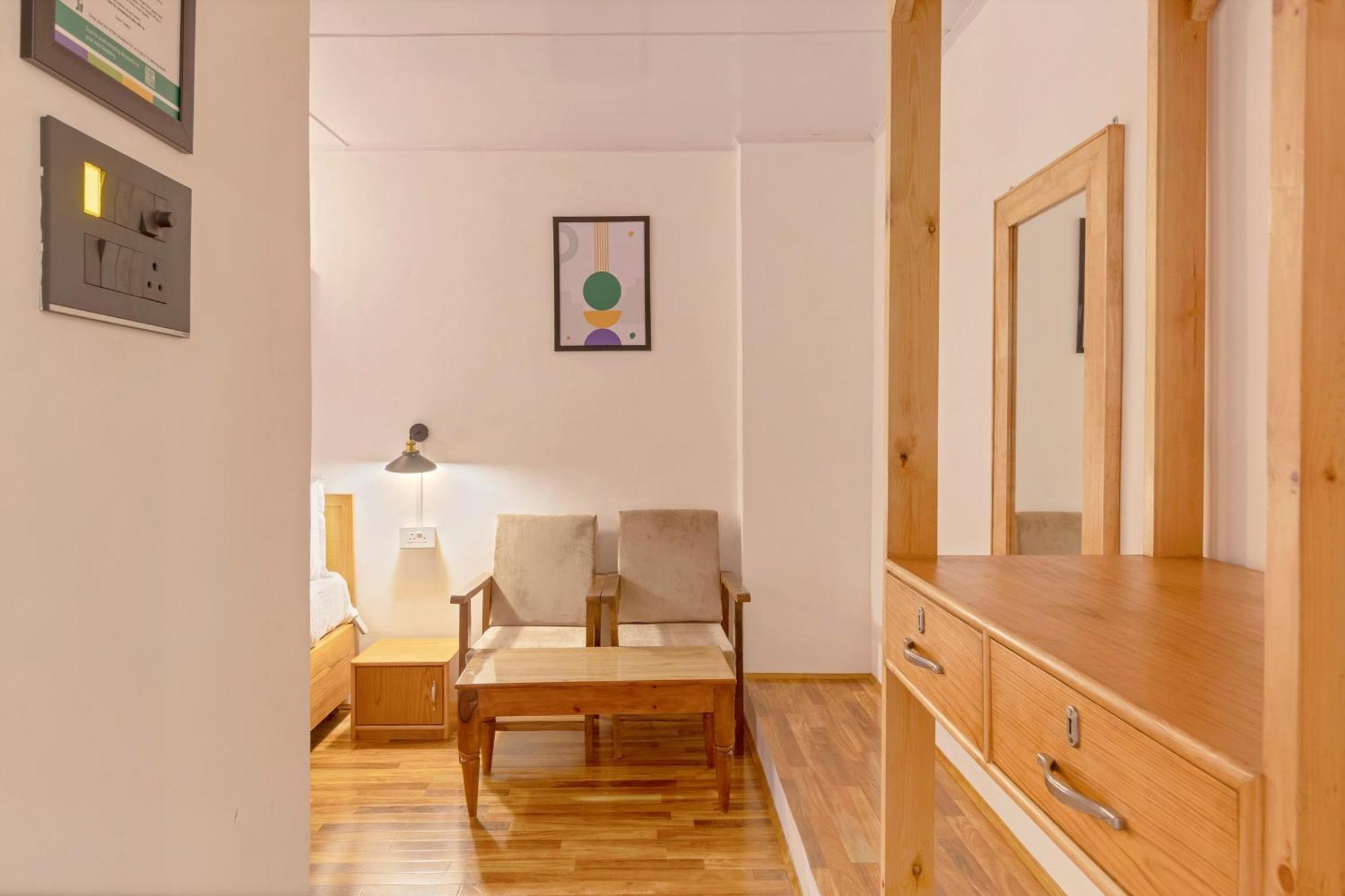 Treebo Vitasta Villa, Hotel