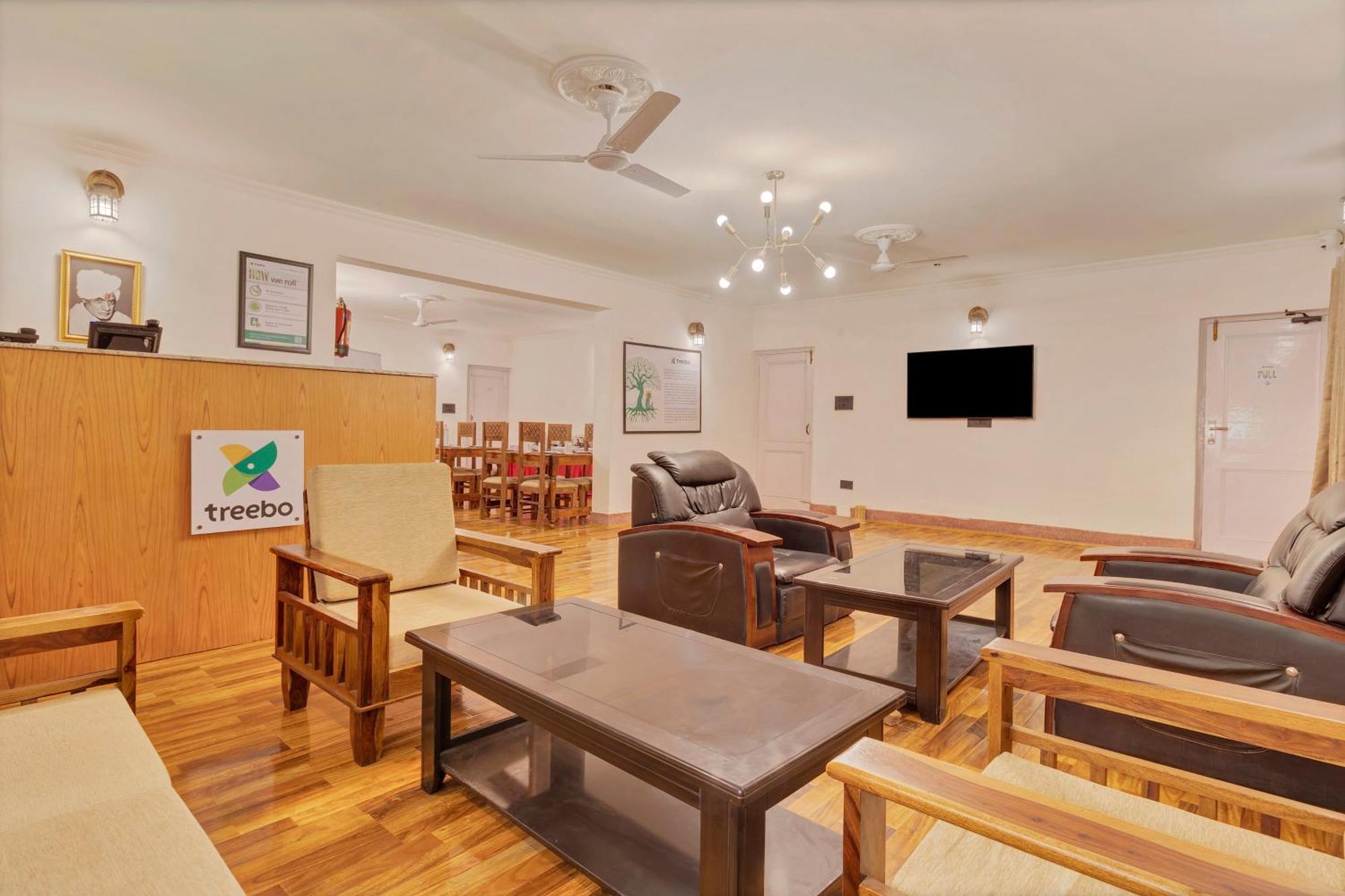 Hotel Treebo Vitasta Villa,