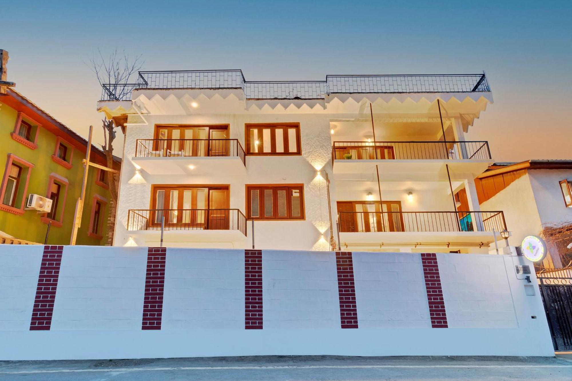 Treebo Vitasta Villa, Hotel