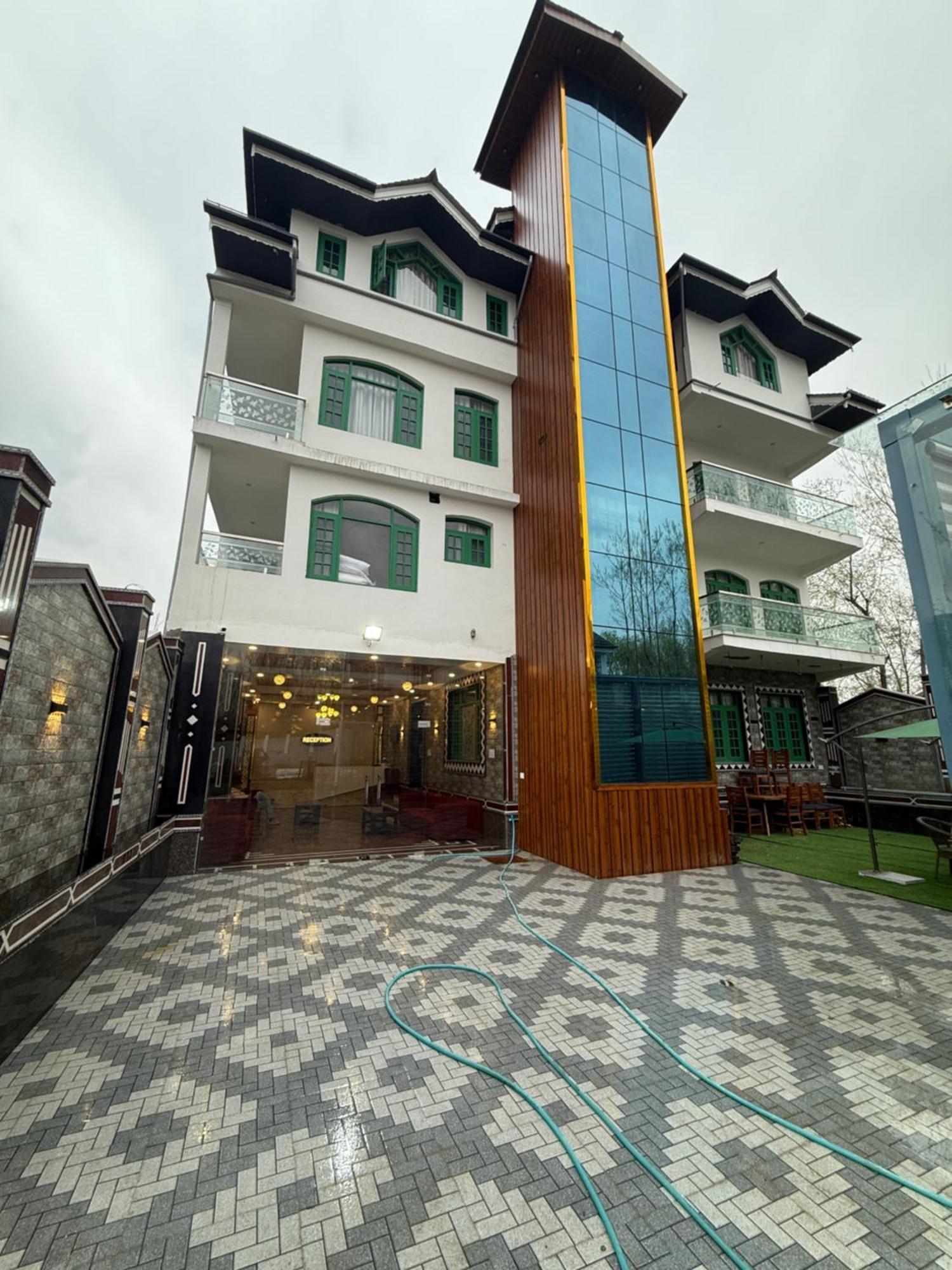 Hotel The Heart Stone 3*
