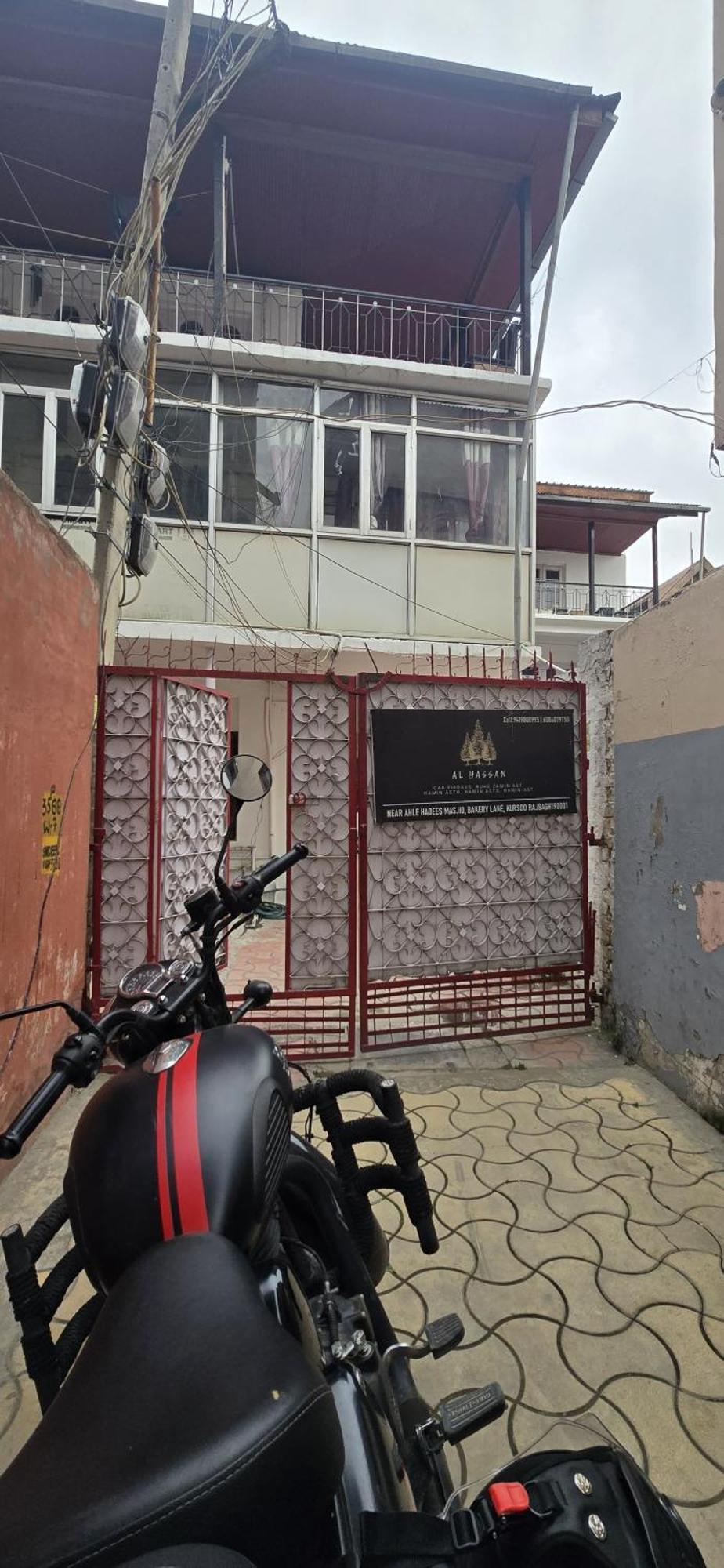 Al Hassan * Srinagar (Jammu and Kashmir)