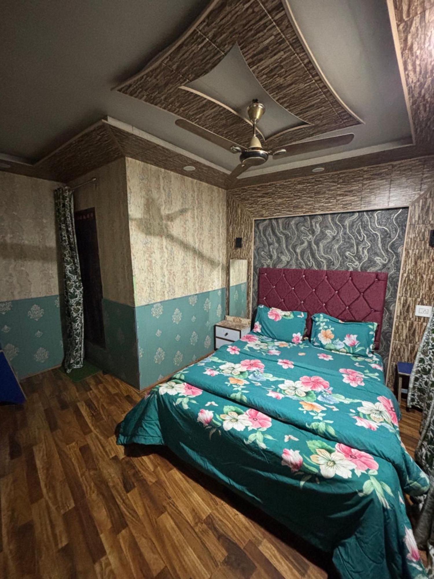 Dal Fog Bed & Breakfast Srinagar (Jammu and Kashmir)
