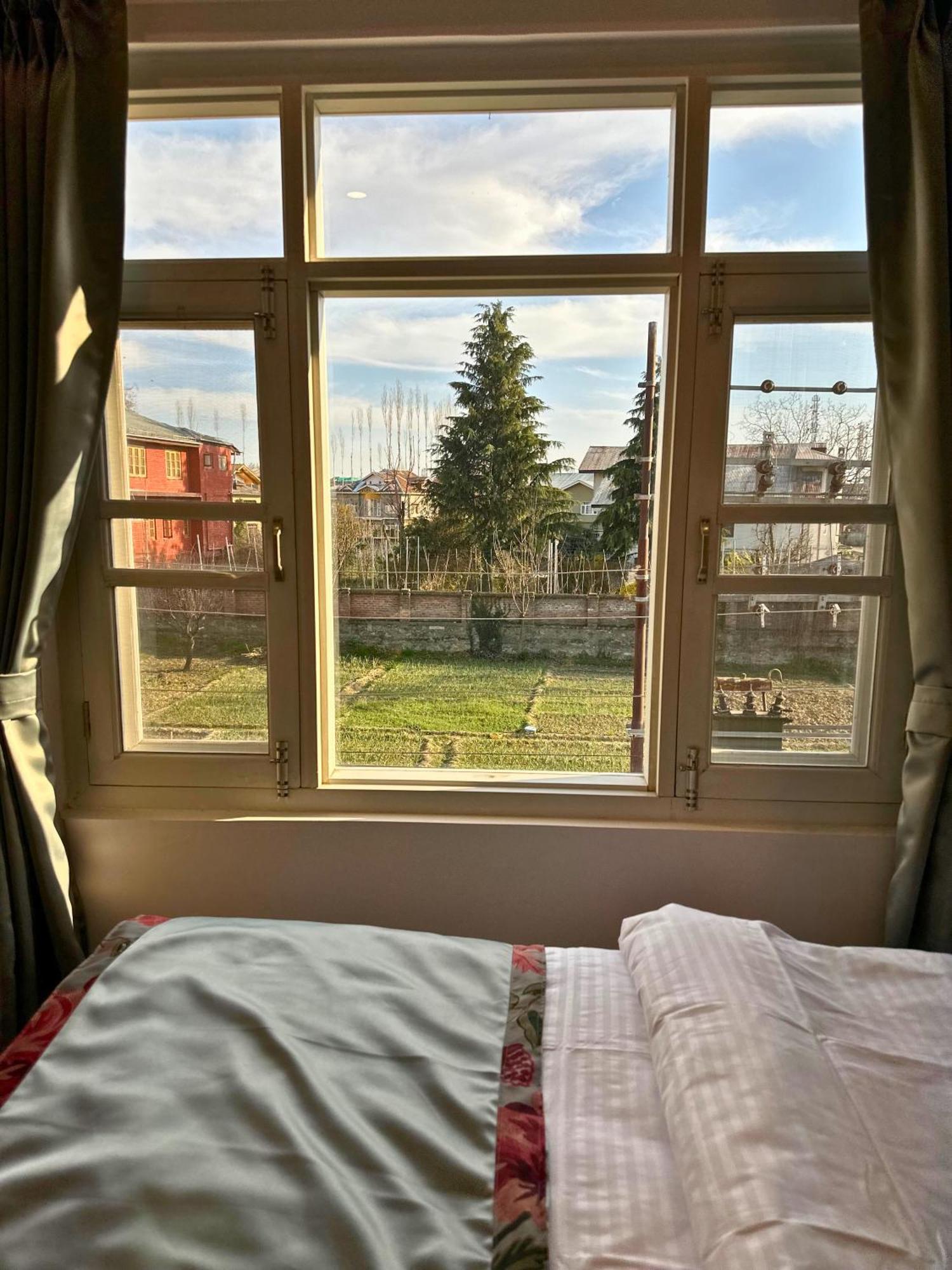 Maskan By Rafiqi Estates * Srinagar (Jammu and Kashmir)