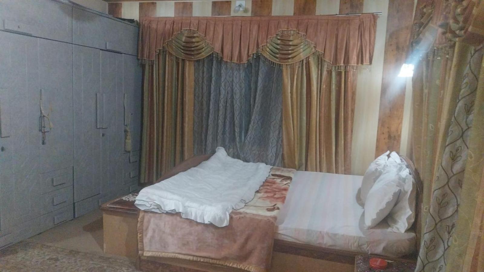 Rufaie Manzil * Srinagar (Jammu and Kashmir)