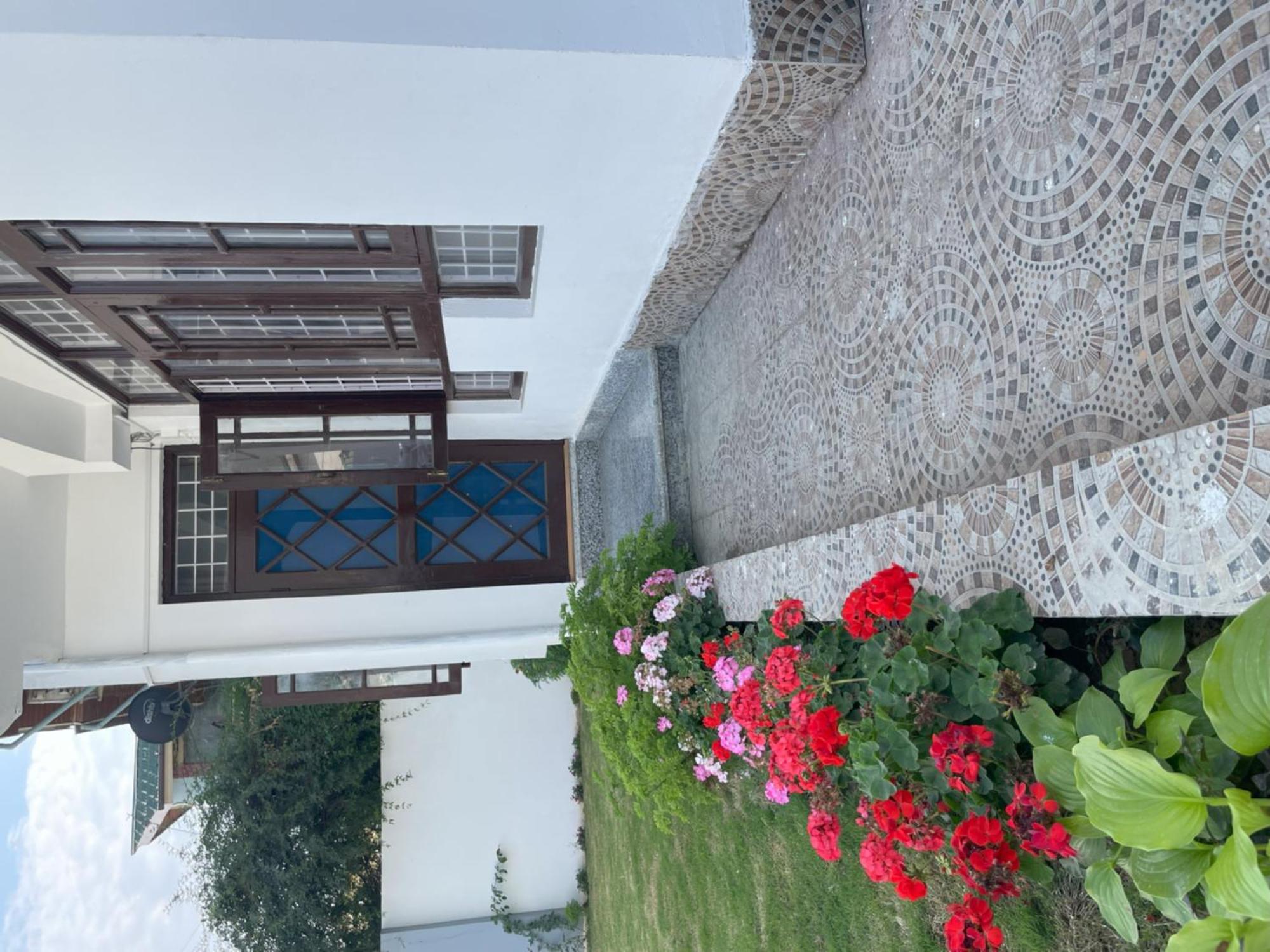 Homestay Zinnia East Srinagar (Jammu and Kashmir)