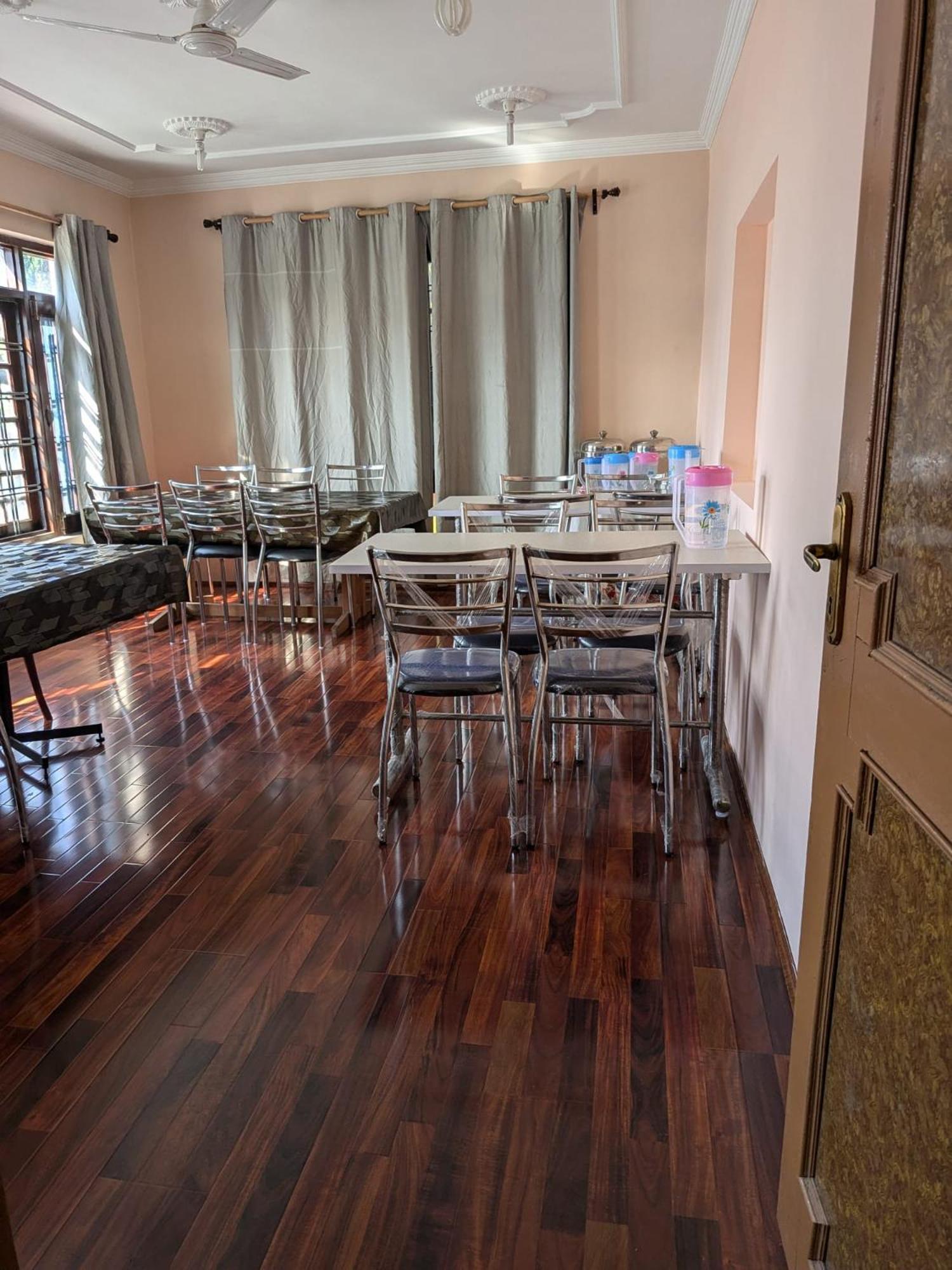 John's Palace 2* Srinagar (Jammu and Kashmir)