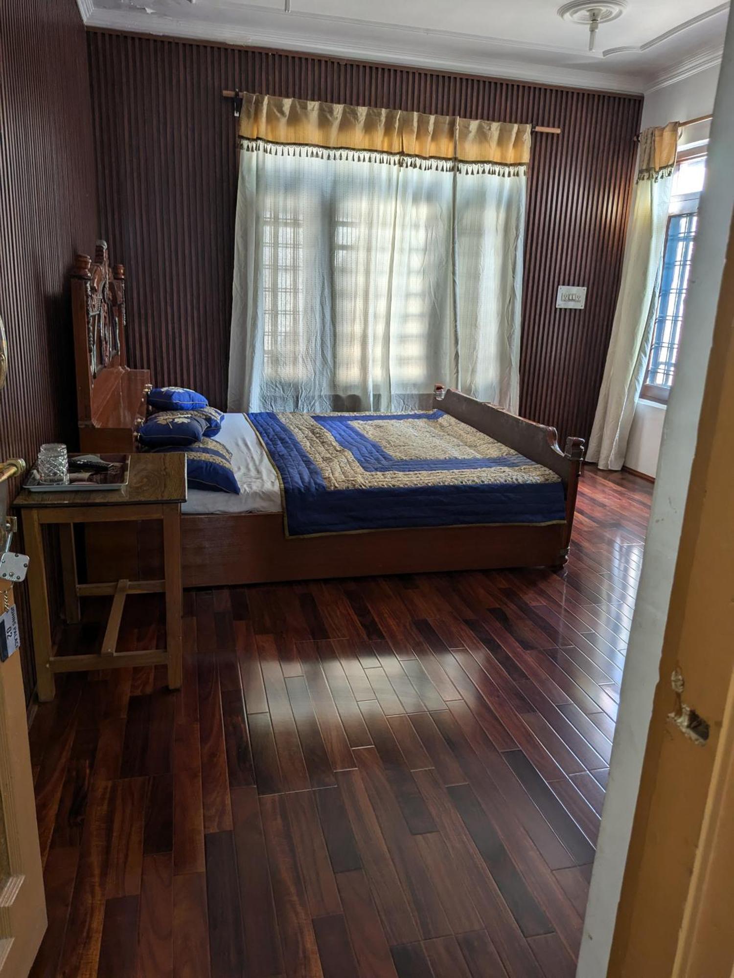 John's Palace 2* Srinagar (Jammu and Kashmir)