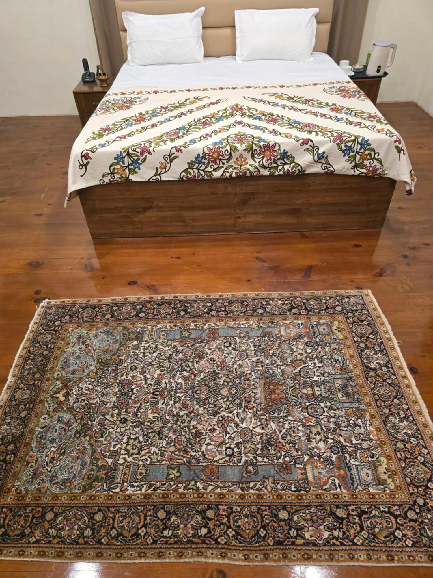 Taha Comfort * Srinagar (Jammu and Kashmir)