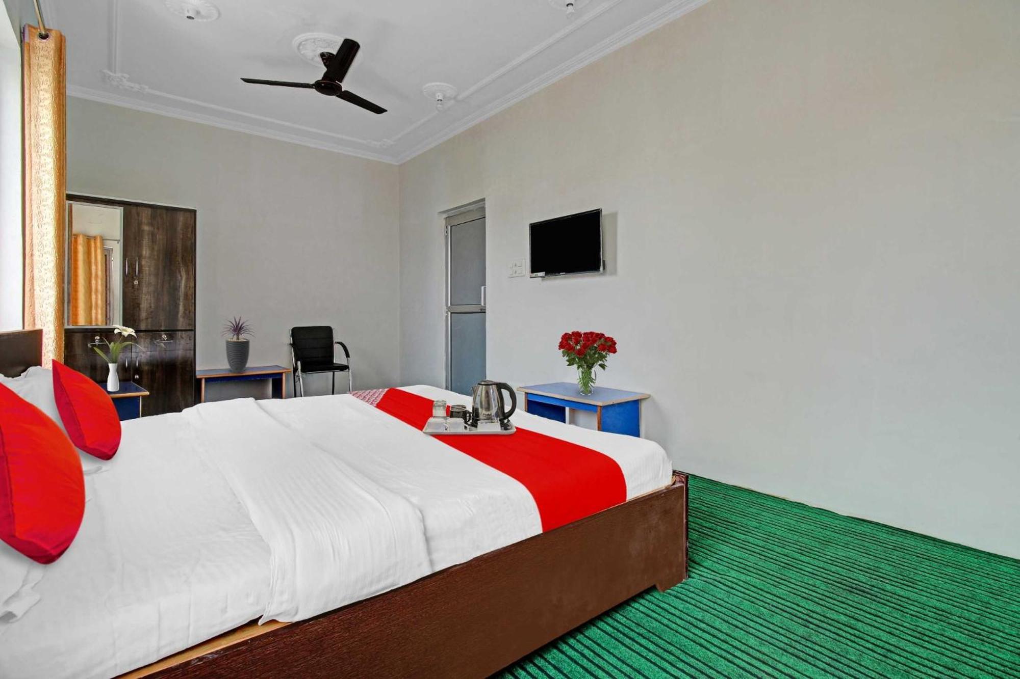 Hotel Collection O Rajbagh Post Office 3*
