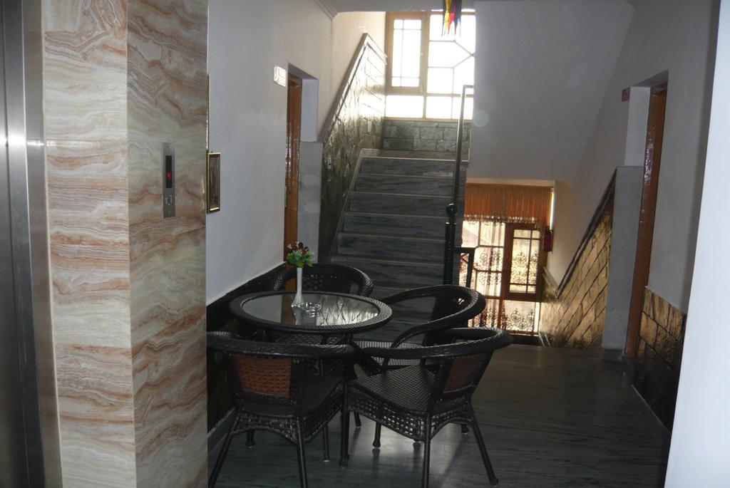 Hotel Akbar 2*