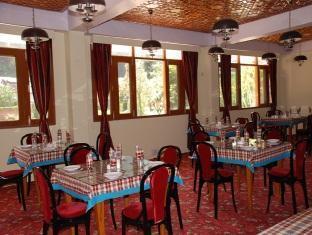 Brown Palace 3* Srinagar (Jammu and Kashmir)
