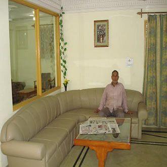 Hotel Oyo 4694 Plaza Srinagar (Jammu and Kashmir)