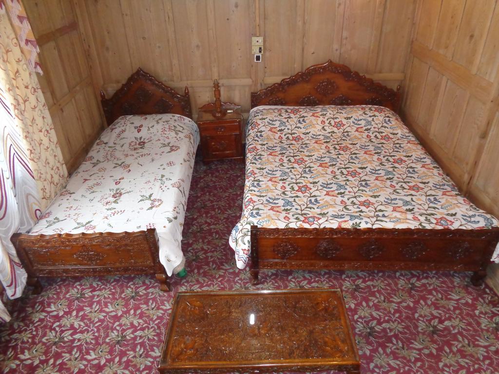 Botel Raja'S Palace Houseboat - Kashmir Srinagar (Jammu and Kashmir)