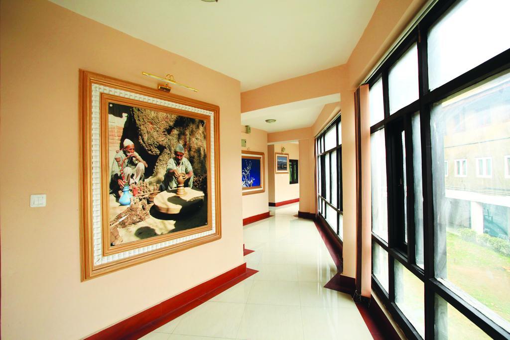 Pride Continental Hotel 3*