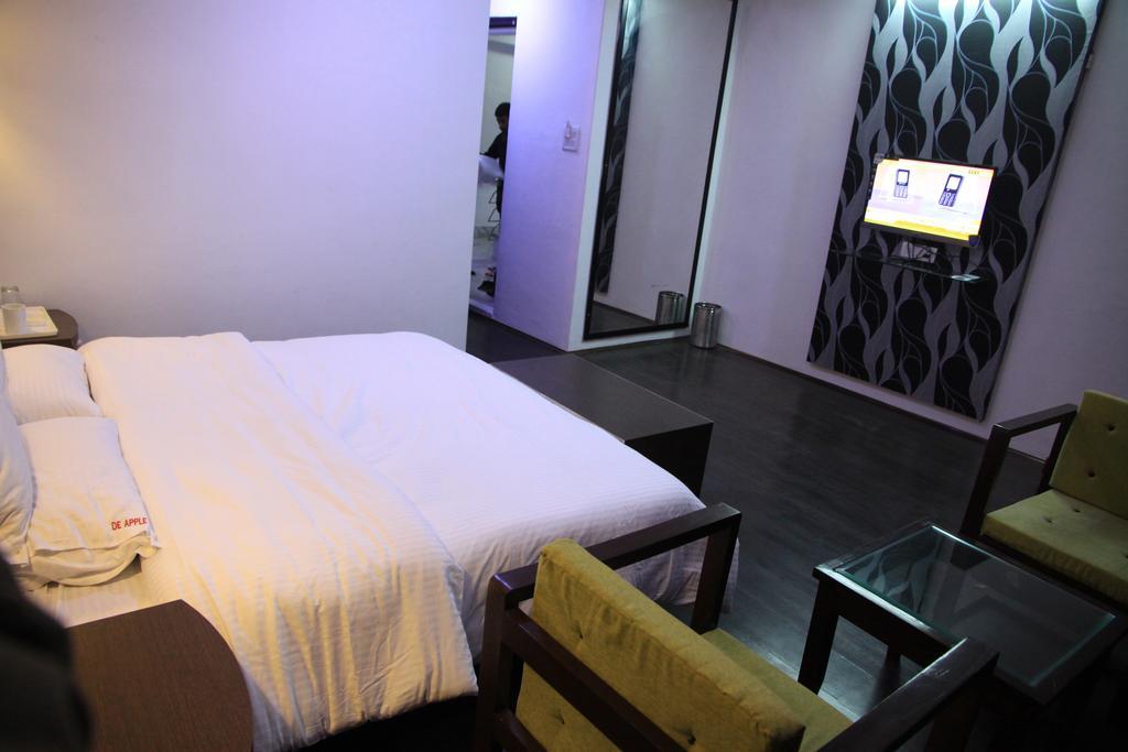 Hotel De Apple Srinagar (Jammu and Kashmir)