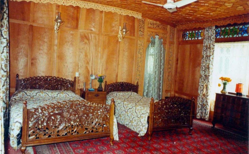 Savoy Group Of House Boats Srinagar (Jammu and Kashmir)