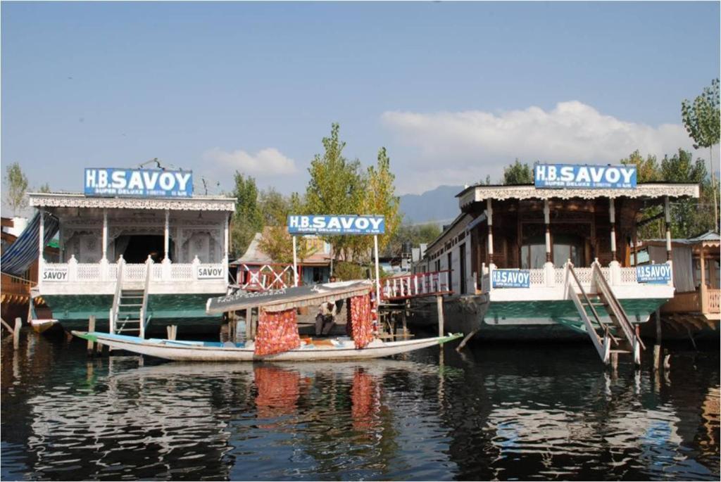 Apartment Savoy Group Of House Boats *
