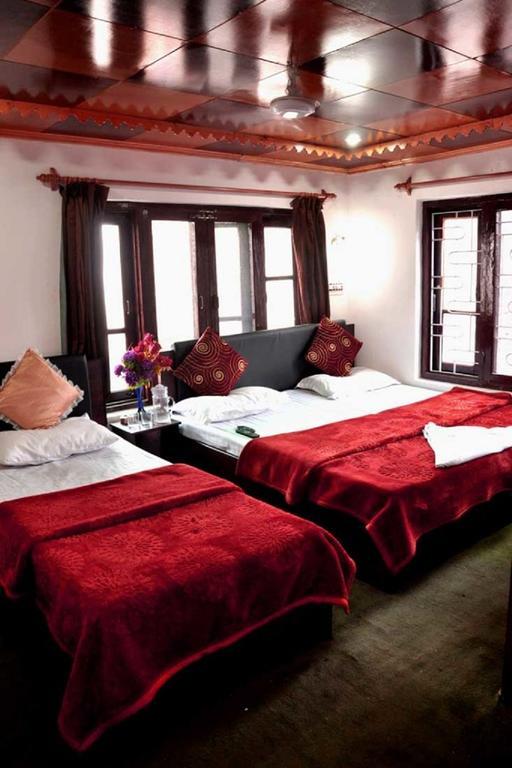 Royal Pearl Hotel 2*