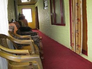 Hotel Hilal Palace Srinagar (Jammu and Kashmir)