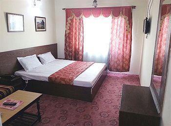 Oyo 4529 Star Of Kashmir Srinagar (Jammu and Kashmir)