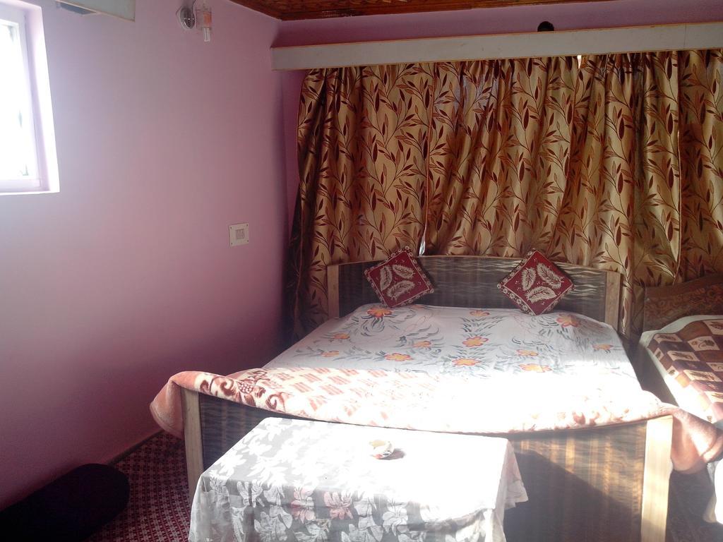 Gulab Guest house Srinagar (Jammu and Kashmir)