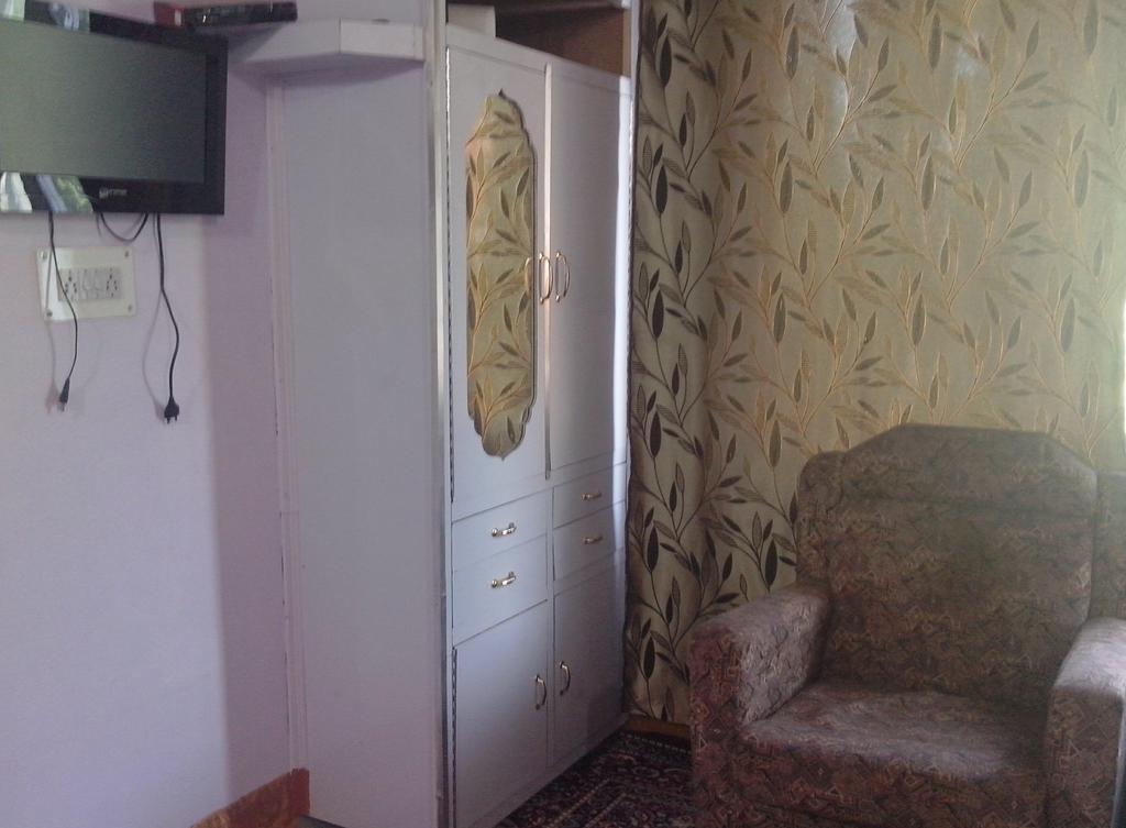 Gulab Guest house Srinagar (Jammu and Kashmir)