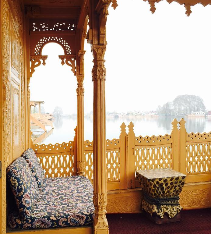 Botel Monarch Group Of Houseboats Srinagar (Jammu and Kashmir)