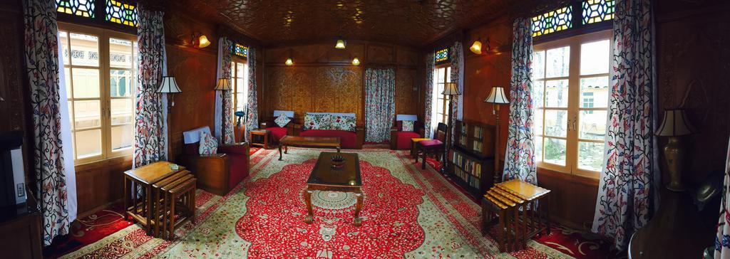 Monarch Group Of Houseboats 3*