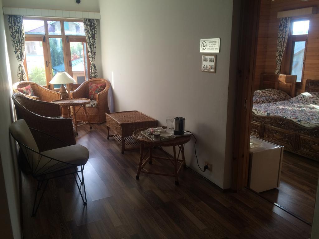 The Oasis 3* Srinagar (Jammu and Kashmir)