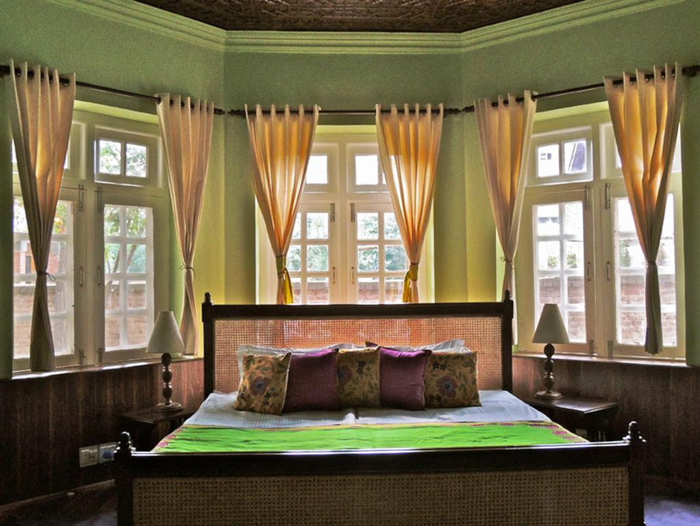 Colonel's Kashmir Srinagar (Jammu and Kashmir)