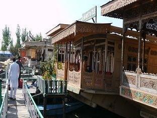 Hotel Houseboat Amina Group *