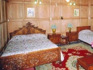 Hotel Houseboat Amina Group