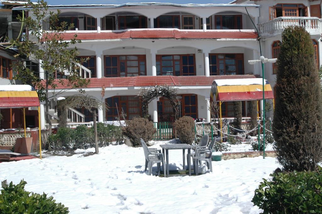 Hotel Akbar At Dal Lake Ghat Number 1