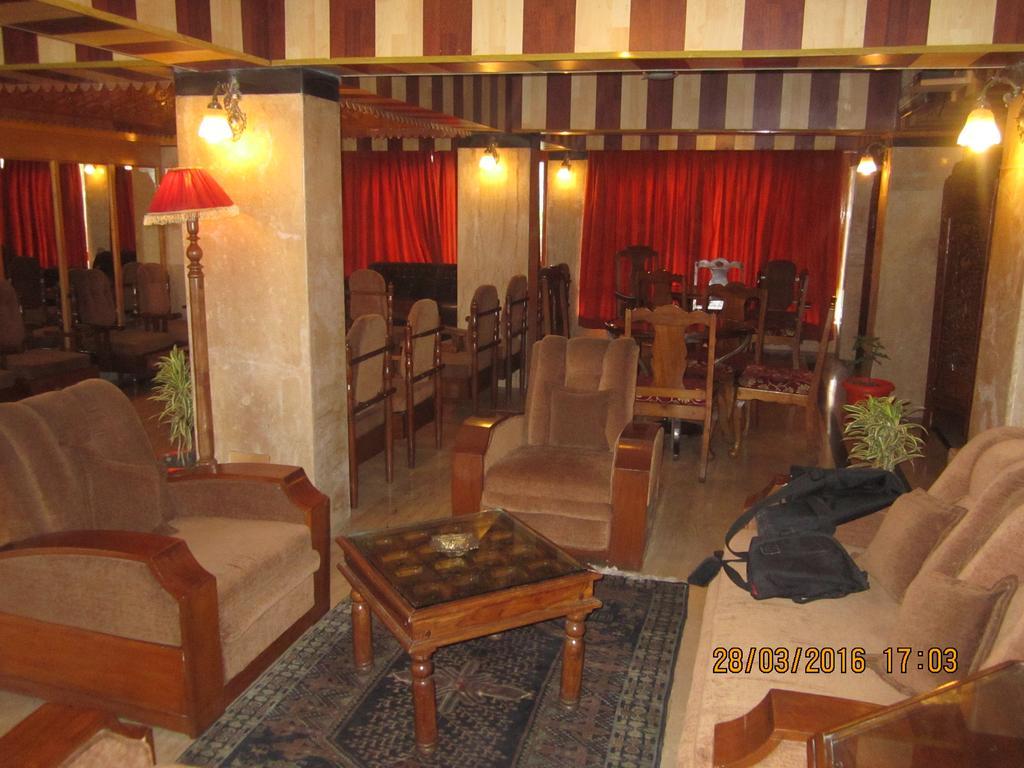 Hotel Hotel Akbar At Dal Lake Ghat Number 1