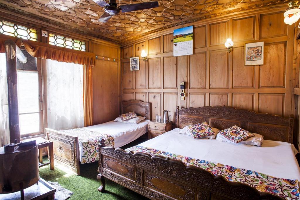 The Shelter Group Of Houseboats & Tour Organiser Srinagar (Jammu and Kashmir)